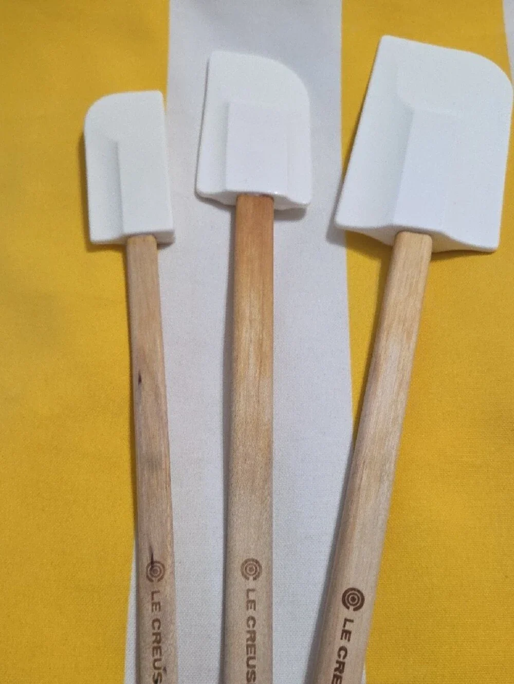 Le Creuset White Silicone and Wood Spatula Set - 3 Piece